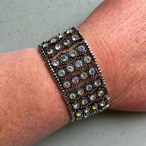 Iridescent stones stretch bracelet band EUC